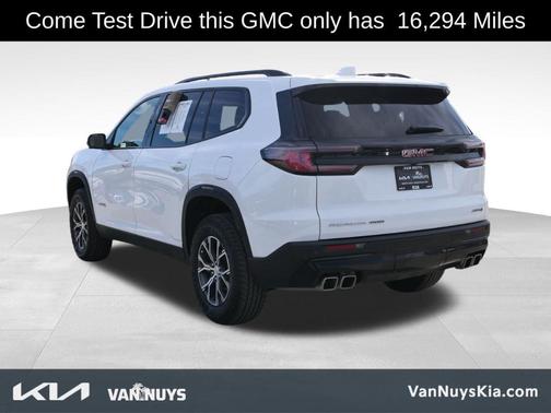 2024 GMC Acadia AT4