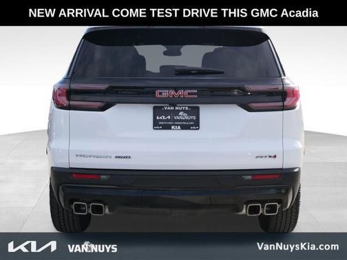 2024 GMC Acadia AT4