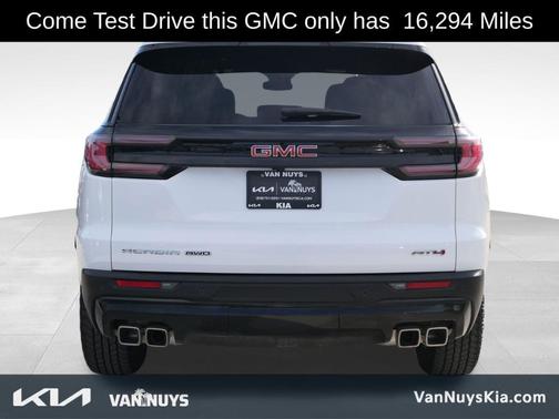 2024 GMC Acadia AT4