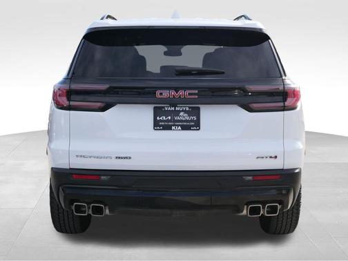 2024 GMC Acadia AT4