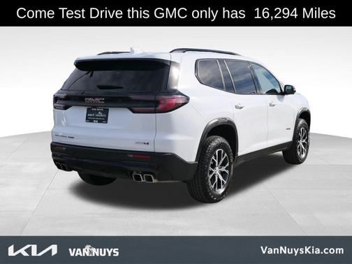 2024 GMC Acadia AT4