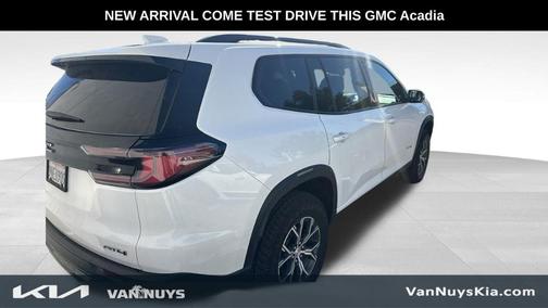 2024 GMC Acadia AT4