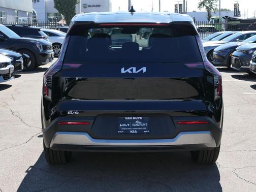 2026 Kia EV9 Light Long Range