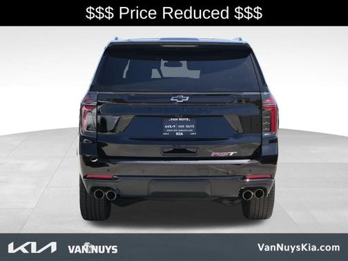 2025 Chevrolet Suburban RST