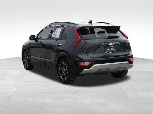 2023 Kia Niro SX