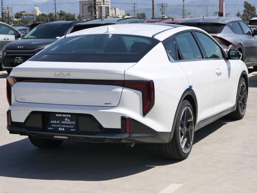 2025 Kia K4 GT-Line