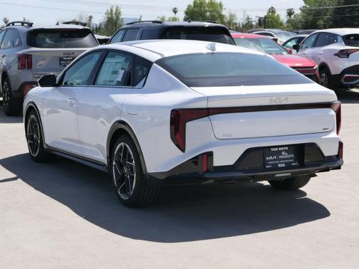2025 Kia K4 GT-Line