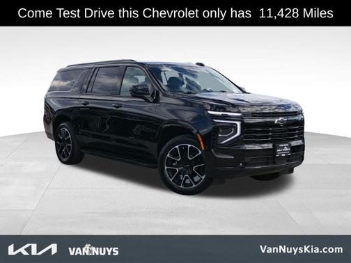 2025 Chevrolet Suburban RST