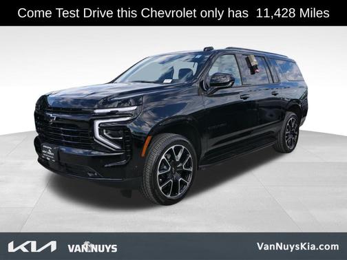 2025 Chevrolet Suburban RST