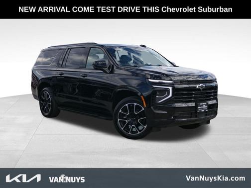2025 Chevrolet Suburban RST