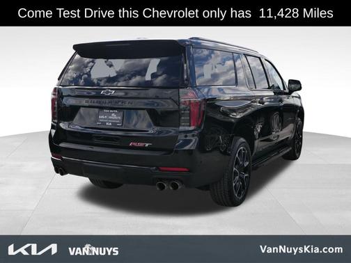 2025 Chevrolet Suburban RST