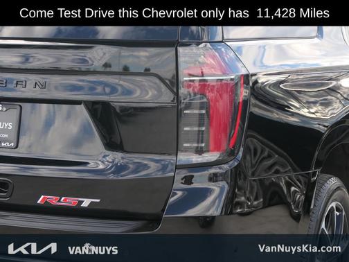 2025 Chevrolet Suburban RST