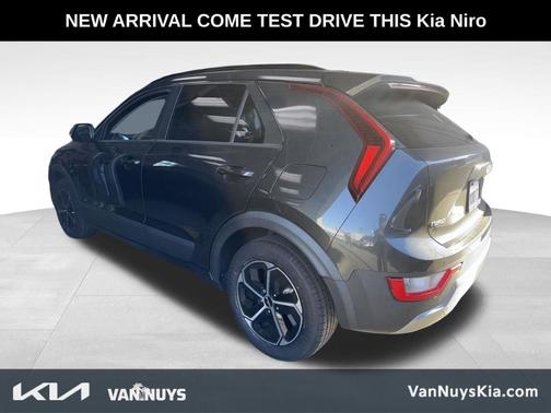 Graphite Gray 2024 Kia Niro EX
