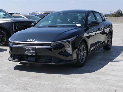 Aurora Black Pearl 2026 Kia K4
