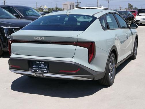 2025 Kia K4