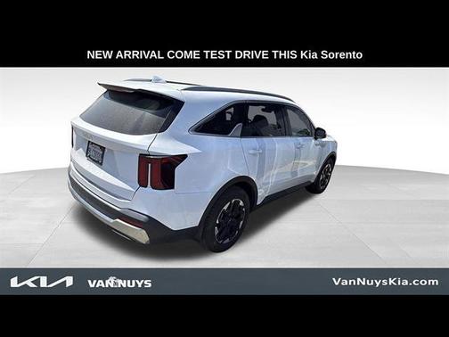 Glacial White Pearl 2024 Kia Sorento S