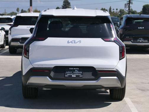 2026 Kia EV9 Light Long Range