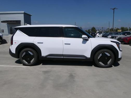 2026 Kia EV9 Light Long Range