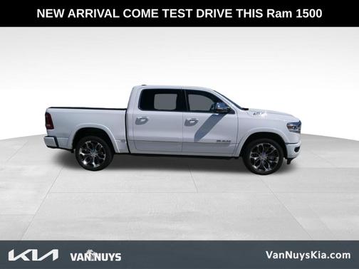 Bright White Clearcoat 2022 RAM 1500 Limited