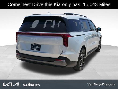 2025 Kia Carnival SX