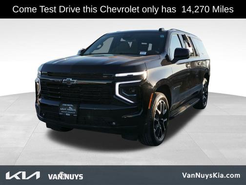 2025 Chevrolet Suburban RST