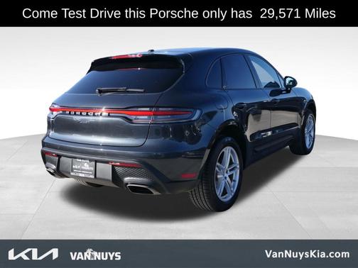 2023 Porsche Macan Base