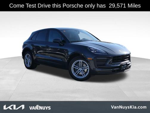 2023 Porsche Macan Base