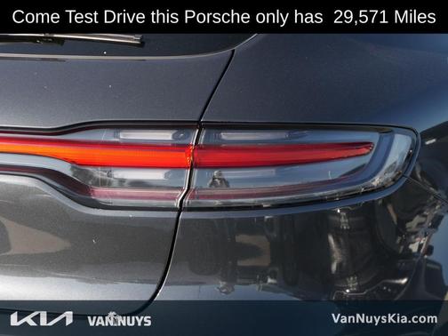 2023 Porsche Macan Base