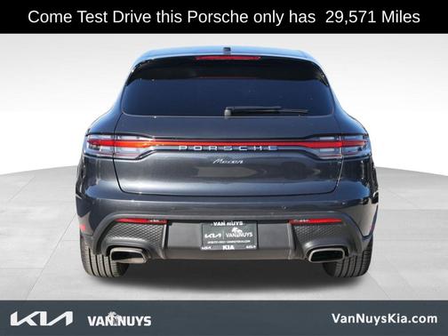 2023 Porsche Macan Base