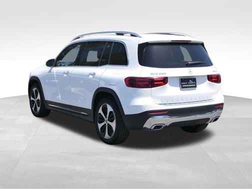 Polar White 2025 Mercedes-Benz GLB 250 Base 4MATIC