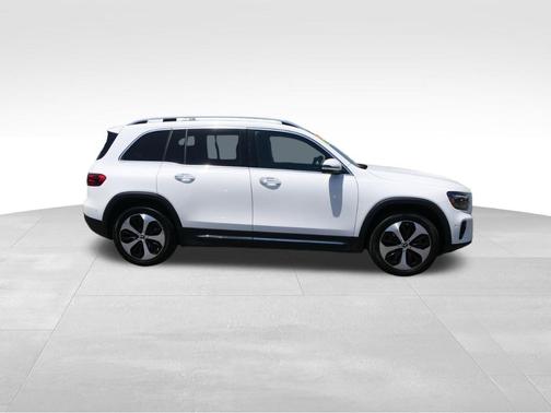 Polar White 2025 Mercedes-Benz GLB 250 Base 4MATIC