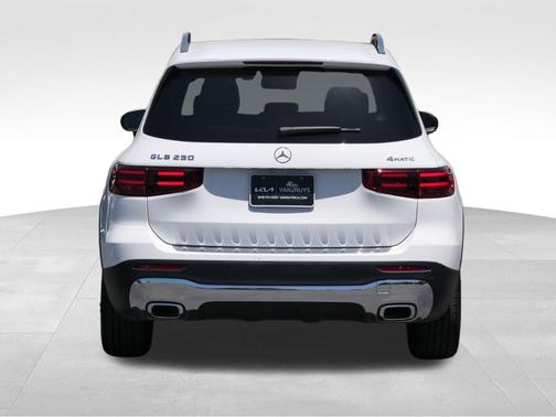 Polar White 2025 Mercedes-Benz GLB 250 Base 4MATIC