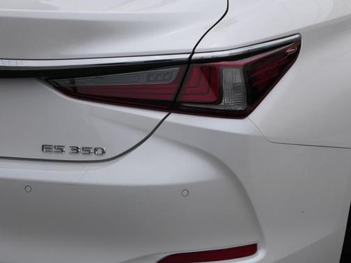 White Pearl 2020 Lexus ES 350 Base
