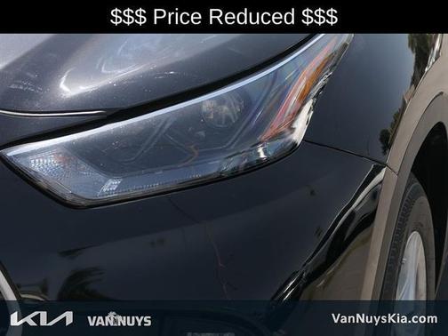 Midnight Black Metallic 2024 Toyota Highlander LE