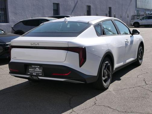 2025 Kia K4 EX