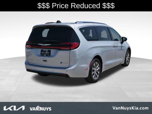 2023 Chrysler Pacifica Hybrid Pinnacle