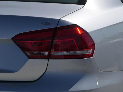 2015 Volkswagen Passat 1.8T Limited Edition