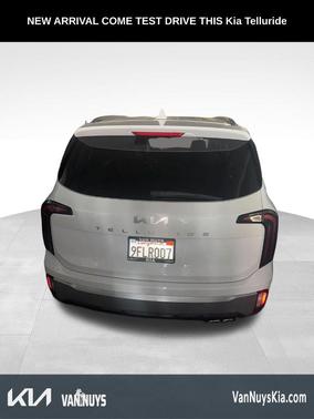 Glacial White Pearl 2023 Kia Telluride SX