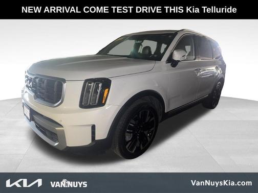 Glacial White Pearl 2023 Kia Telluride SX