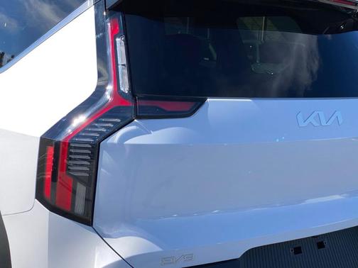 2026 Kia EV9 Light Long Range