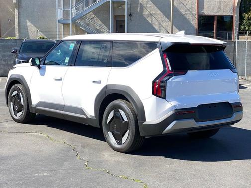 2026 Kia EV9 Light Long Range