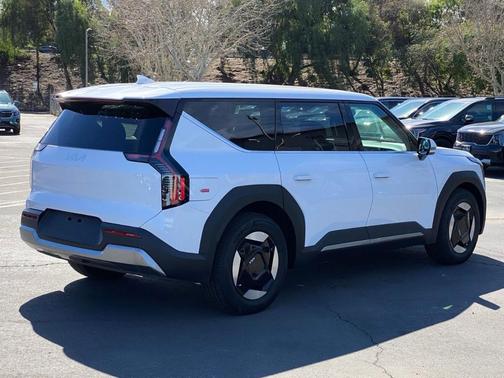 2026 Kia EV9 Light Long Range
