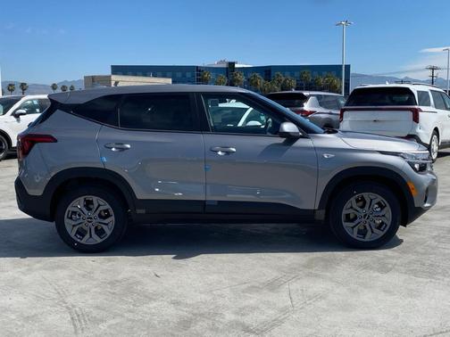 Steel Gray 2026 Kia Seltos LX