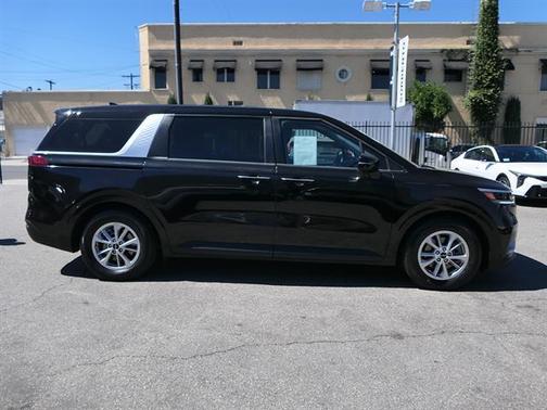 Aurora Black Pearl 2024 Kia Carnival LX