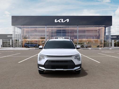 Snow White 2026 Kia Niro LX