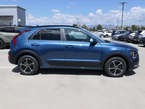 2025 Kia Niro EX