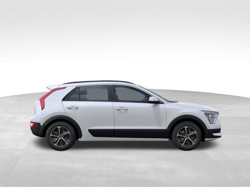 2025 Kia Niro LX