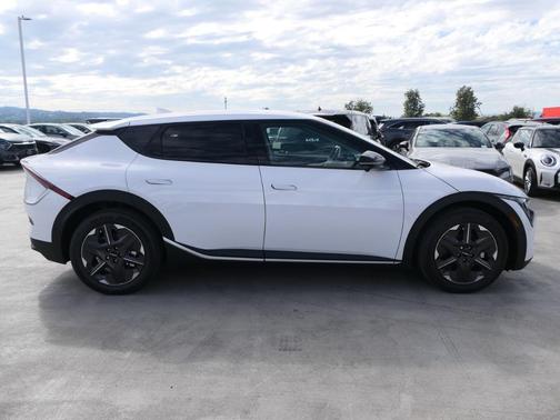 2025 Kia EV6 Light