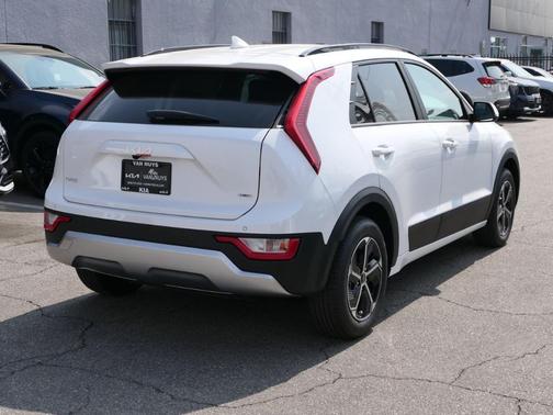 2025 Kia Niro EX