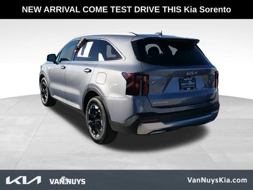 2025 Kia Sorento S